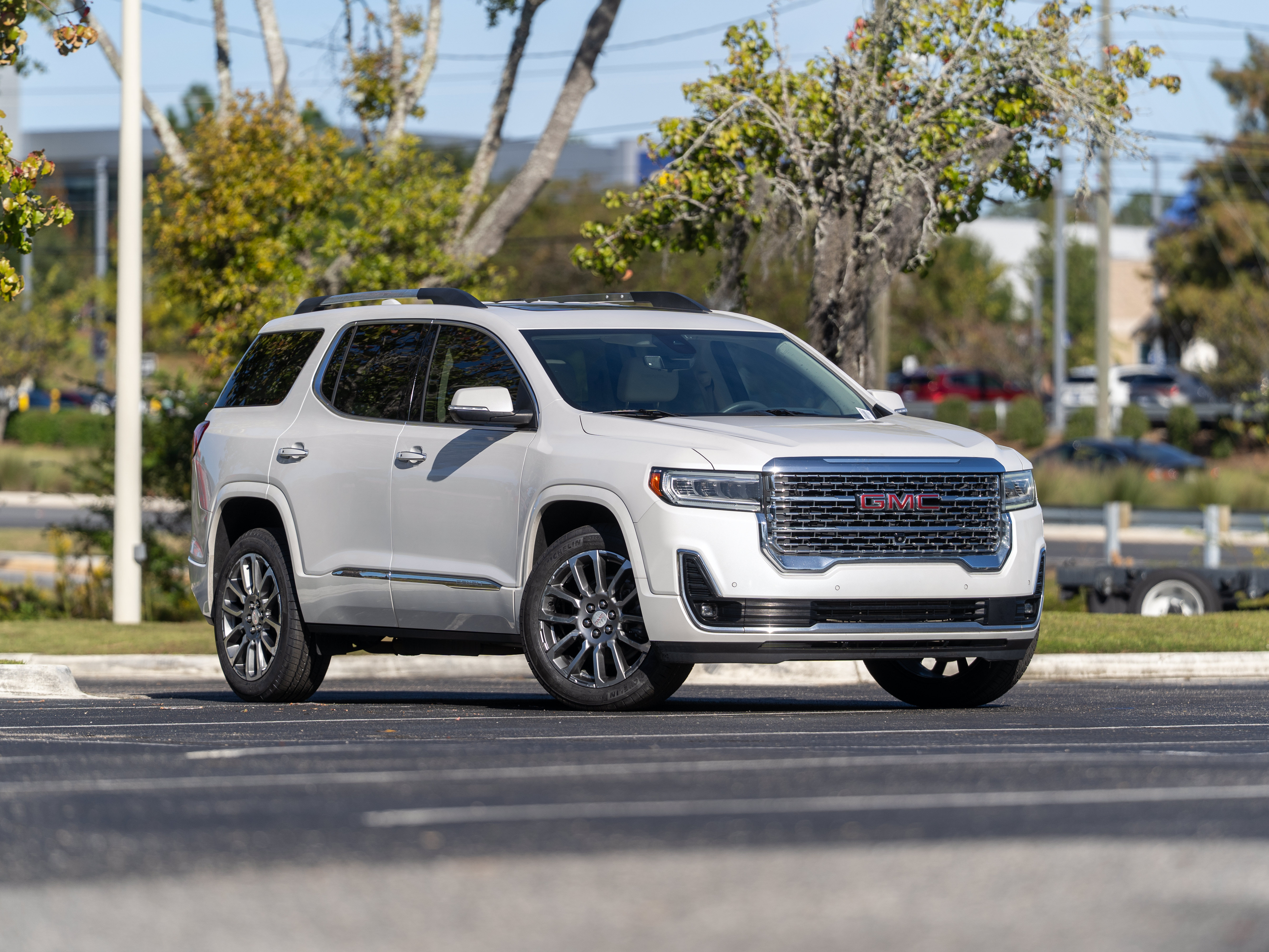 Used 2023 GMC Acadia Denali w/ Denali Ultimate Package FWD image 2