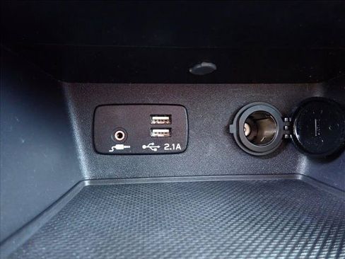 Used 2023 Subaru Forester Premium AWD/4WD image 19