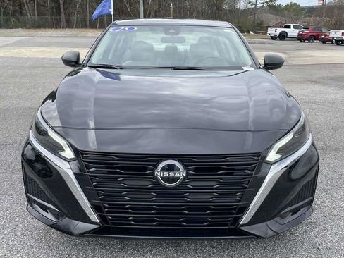 Used 2025 Nissan Altima 2.5 SV FWD image 8