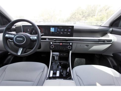 Certified 2025 Hyundai Tucson SEL FWD image 10