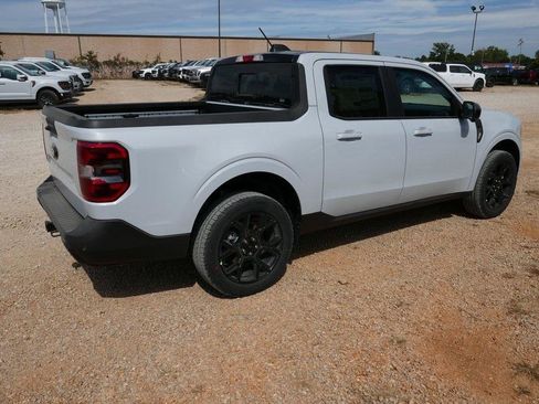 New 2025 Ford Maverick Lariat w/ Black Appearance Package image 4