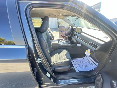 New 2025 Mitsubishi Outlander SE image 24