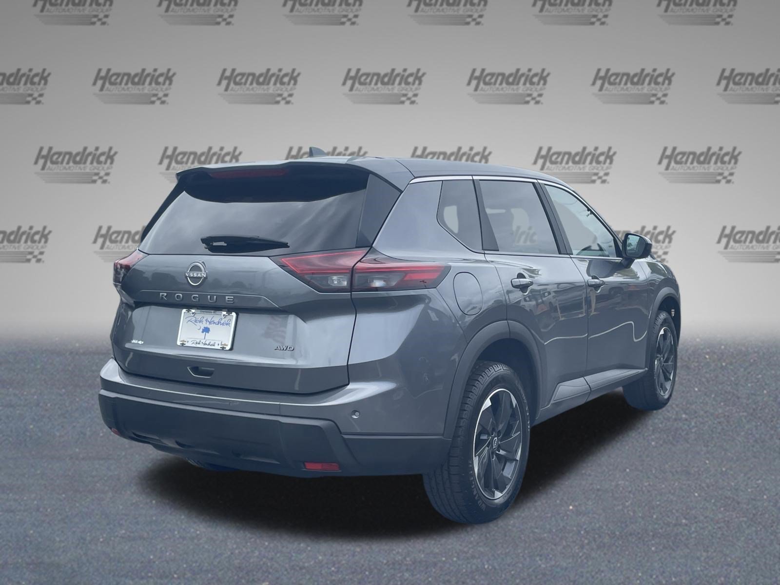Used 2025 Nissan Rogue SV AWD/4WD image 10