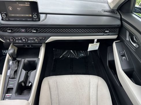 Used 2023 Honda Accord EX image 30