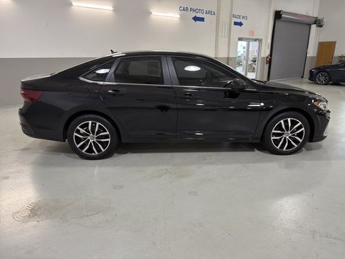 Certified 2026 Volkswagen Jetta SE FWD image 10