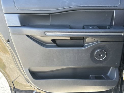 Used 2024 Ford Expedition Max XLT image 22