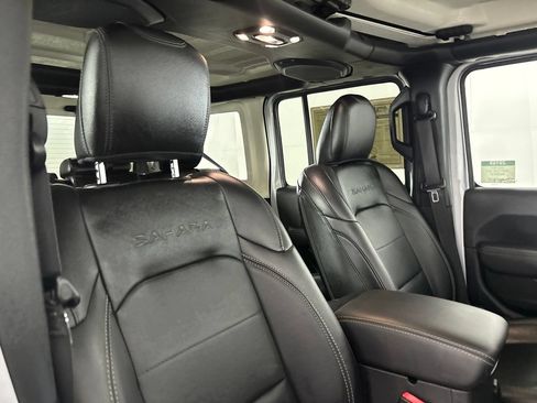 Used 2022 Jeep Wrangler Unlimited Sahara AWD/4WD image 26