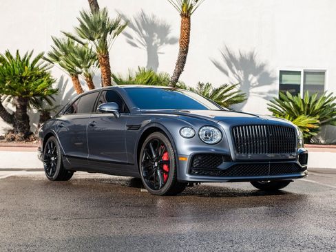 Used 2024 Bentley Flying Spur S V8 image 13