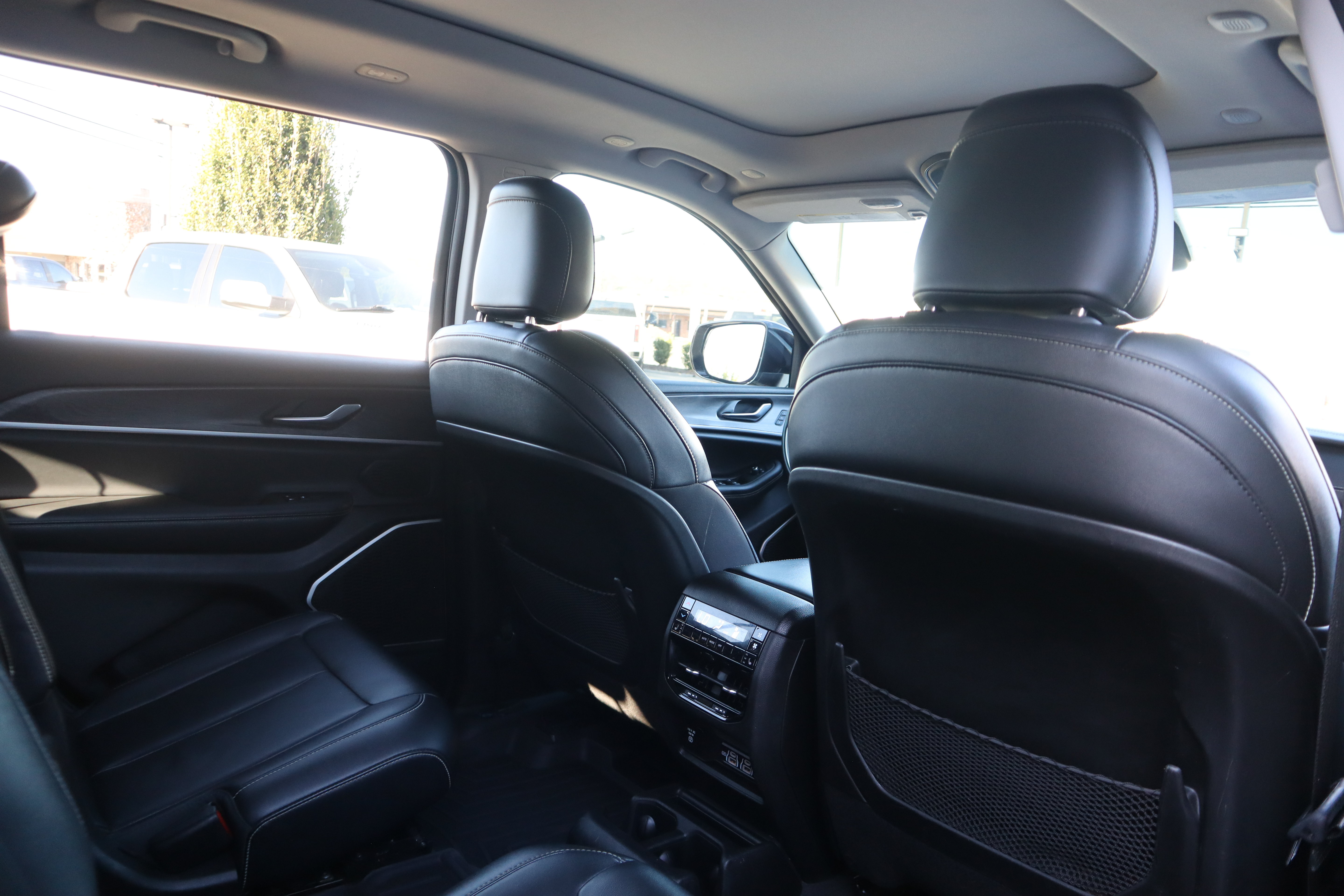 Used 2021 Jeep Grand Cherokee L Limited AWD/4WD image 31