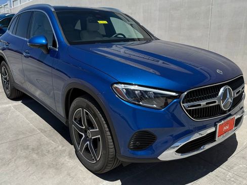 Used 2026 Mercedes-Benz GLC 300 image 2
