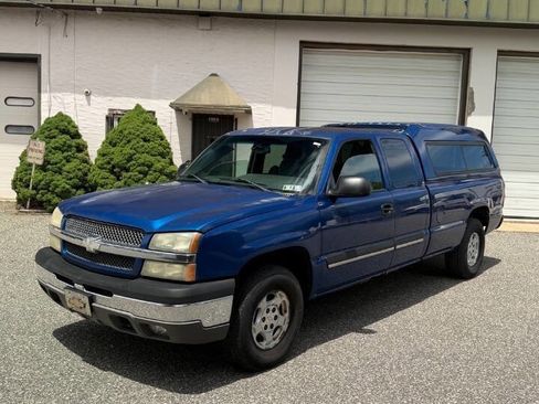 Used 2004 Chevrolet Silverado 1500 LS w/ Light Duty Power Package AWD/4WD image 2