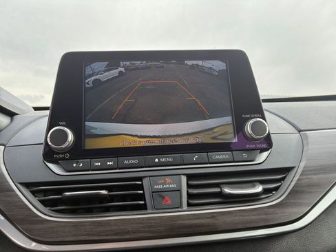 Used 2025 Nissan Altima 2.5 SV FWD image 23