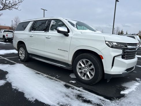 Used 2021 Chevrolet Suburban Premier w/ Premium Package image 2