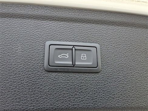 Used 2022 Audi Q5 2.0T Prestige image 28