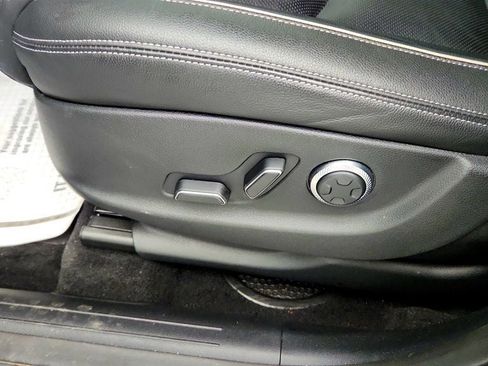 Used 2025 Genesis GV70 2.5T AWD/4WD image 12