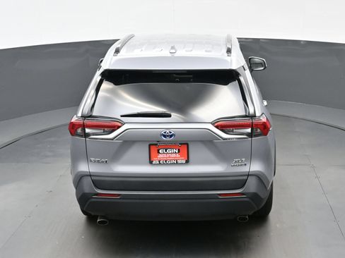 Used 2021 Toyota RAV4 XLE AWD/4WD image 36