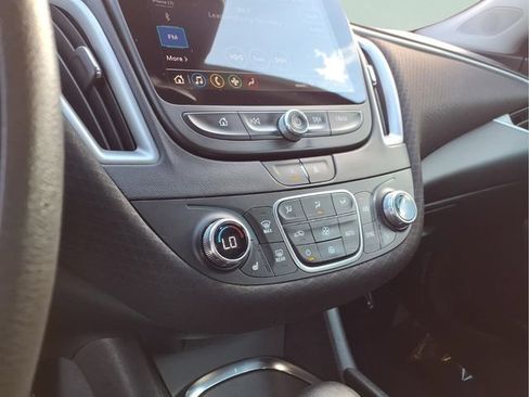 Used 2024 Chevrolet Malibu LT FWD image 9