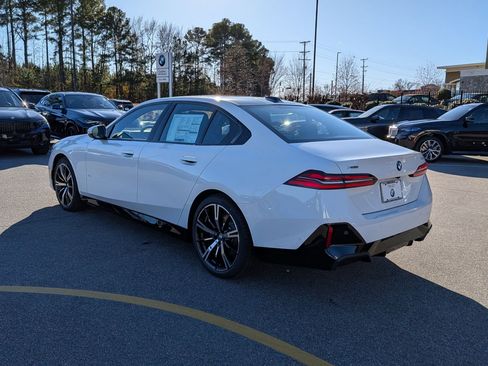 New 2026 BMW 530i xDrive w/ M Sport Package image 5