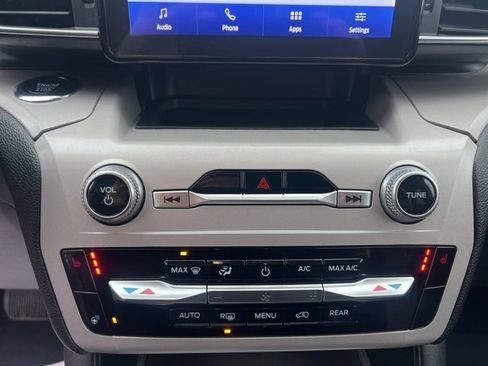 Used 2023 Ford Explorer XLT w/ Equipment Group 202A image 31