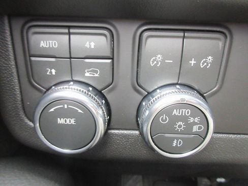 New 2026 GMC Yukon XL Denali w/ Sun & Power Step Package image 17