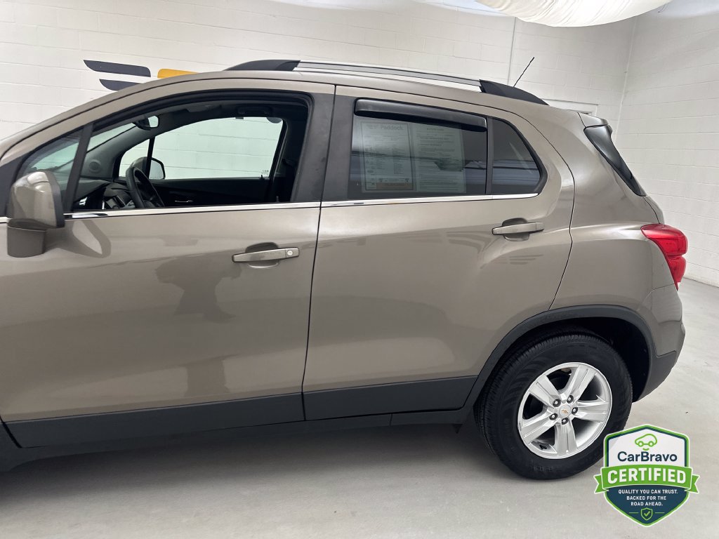 Used 2020 Chevrolet Trax LT FWD image 4