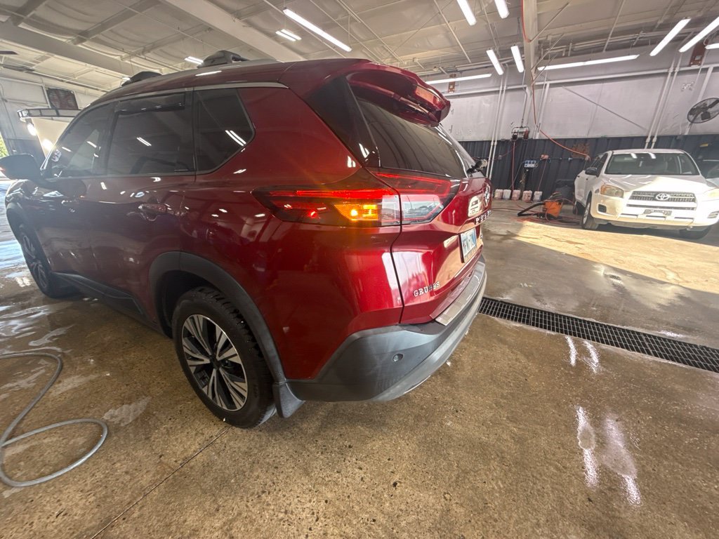 Used 2021 Nissan Rogue SV w/ Premium Package FWD image 6