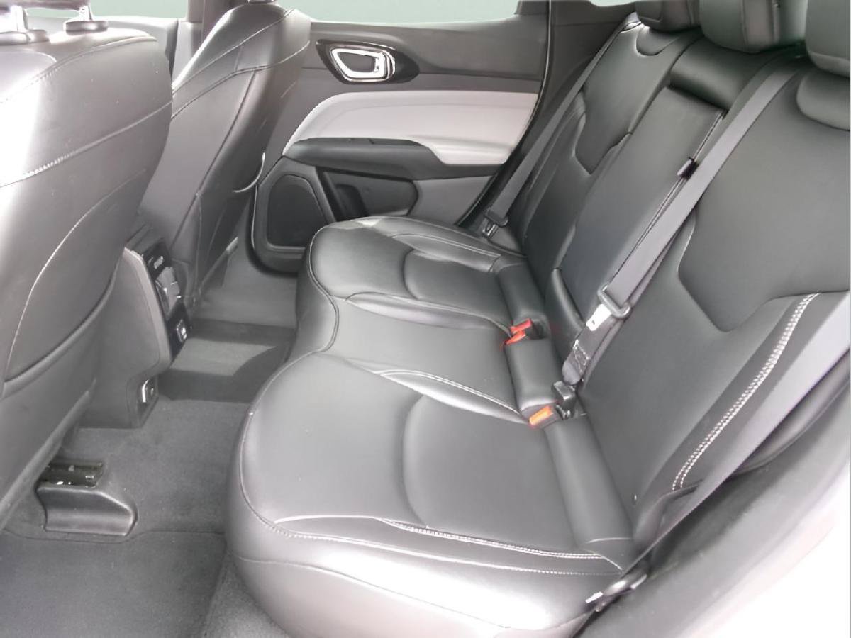 Used 2025 Jeep Compass Limited AWD/4WD image 10