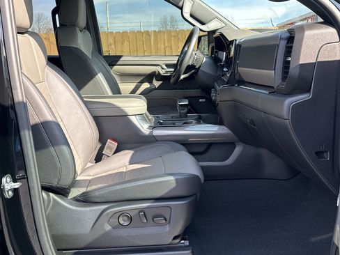 Used 2023 Chevrolet Silverado 1500 ZR2 w/ Technology Package image 12