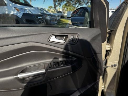 Used 2018 Ford Escape SE w/ Ford Safe & Smart Package image 27