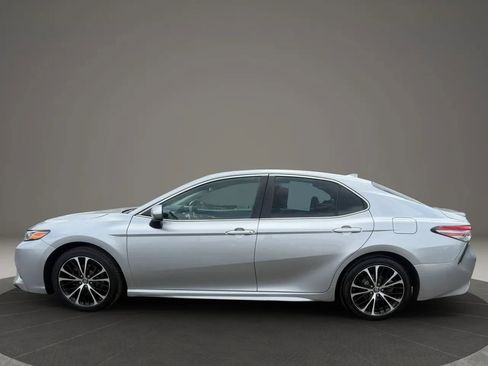 Used 2019 Toyota Camry SE FWD image 8
