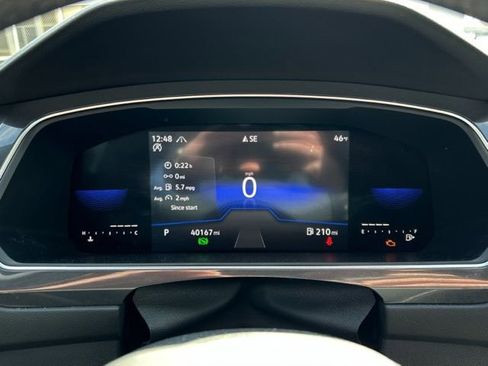 Used 2022 Volkswagen Tiguan SE R-Line image 40