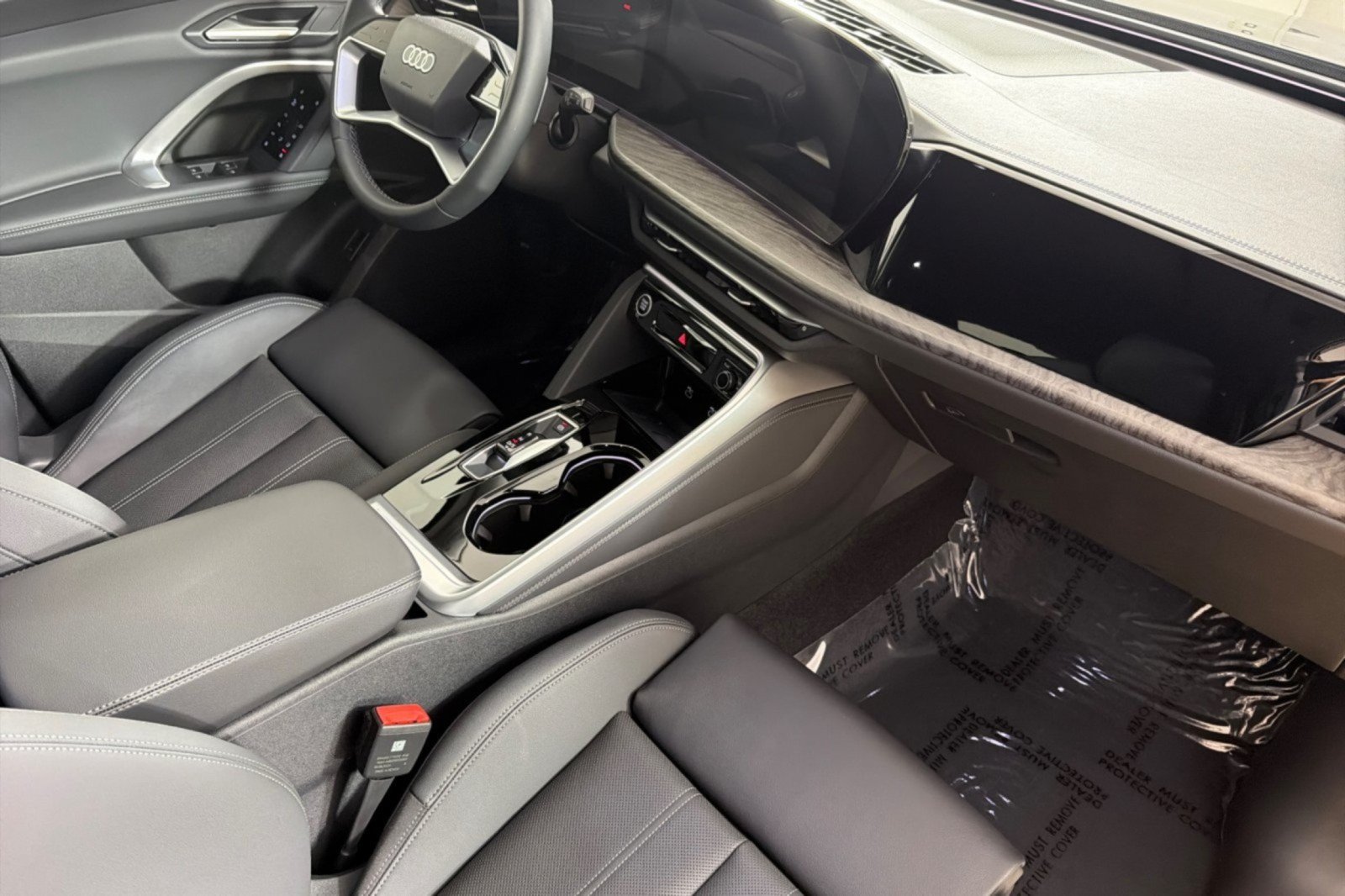 Used 2025 Audi Q5 Premium Plus w/ Premium Plus AWD/4WD image 14