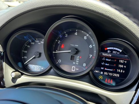 Certified 2023 Porsche Macan AWD/4WD image 27