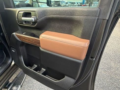 Used 2022 Chevrolet Silverado 3500 High Country w/ Z71 Off-Road Package image 15