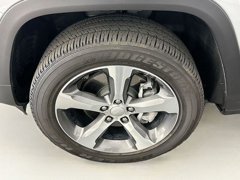 Used 2023 Jeep Grand Cherokee 4WD 4xe image 11