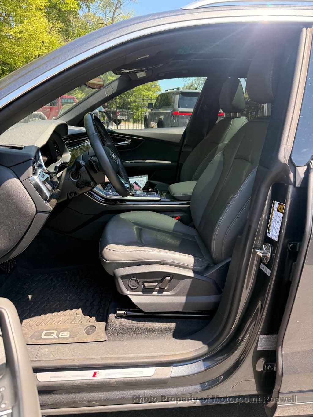 Used 2022 Audi Q8 Premium Plus AWD/4WD image 2