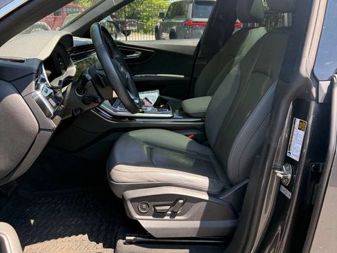 Used 2022 Audi Q8 Premium Plus AWD/4WD image 2