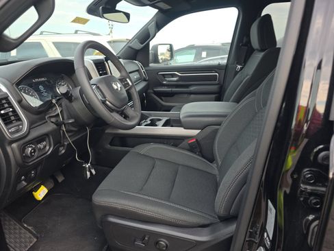 Used 2025 RAM 1500 Big Horn AWD/4WD image 3