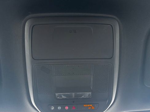 Used 2025 GMC Acadia Elevation w/ Elevation Premium Package image 17