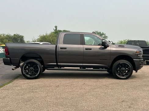 Used 2025 RAM 2500 Big Horn AWD/4WD image 46