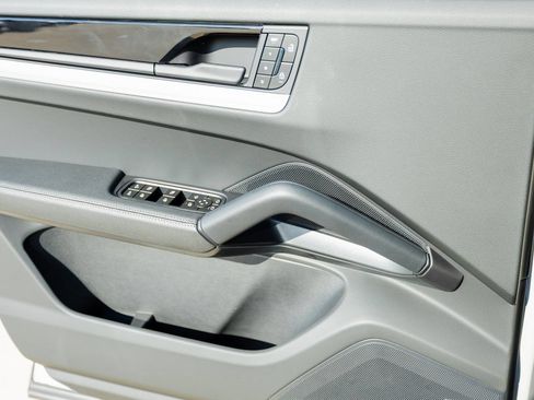 Certified 2026 Porsche Cayenne Coupe AWD/4WD image 23