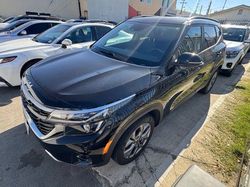 Used 2024 Kia Seltos S FWD image 2