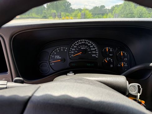 Used 2005 Chevrolet Silverado 1500 2WD Regular Cab image 16