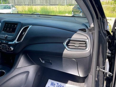 Used 2019 Chevrolet Equinox LT FWD image 16
