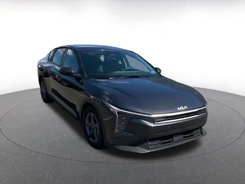Used 2026 Kia K4 FWD image 3