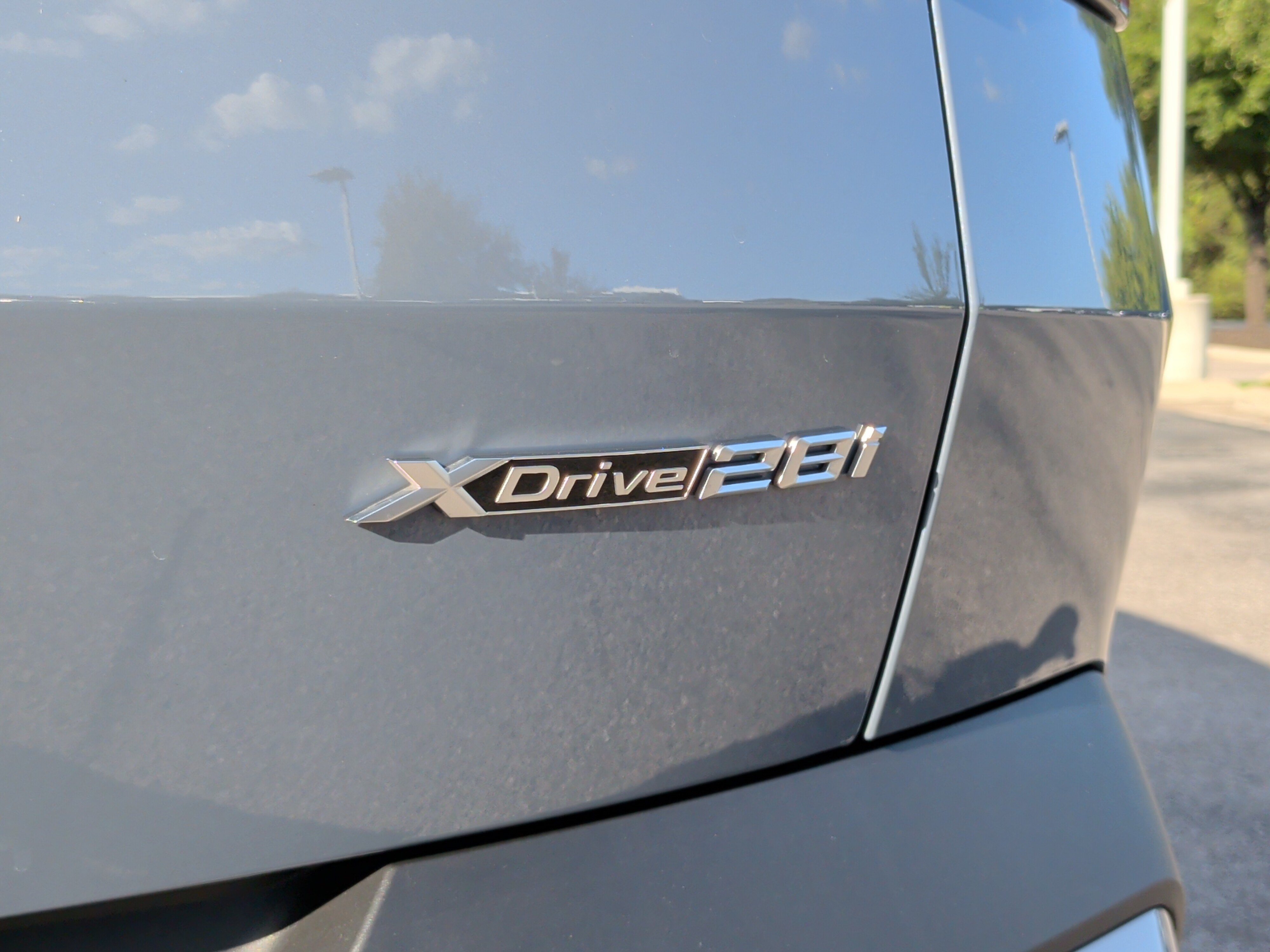 Used 2025 BMW X2 xDrive28i AWD/4WD image 14