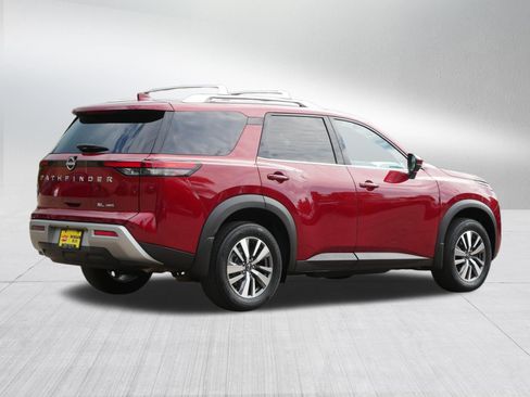 Certified 2024 Nissan Pathfinder SL AWD/4WD image 7