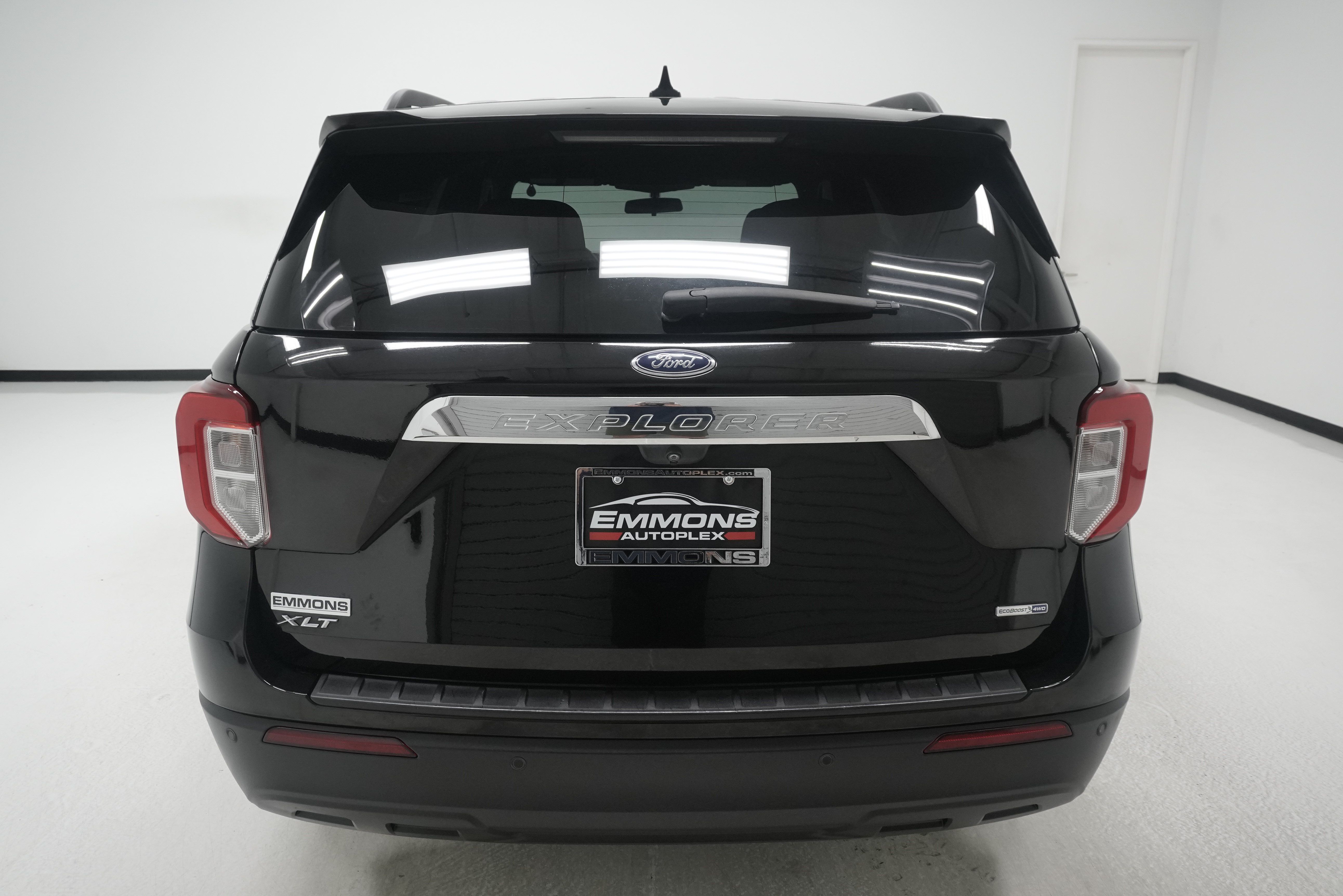 Used 2020 Ford Explorer XLT AWD/4WD image 5