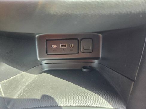 Used 2023 Chevrolet Equinox LT FWD image 22