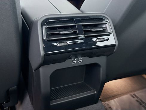 New 2026 BMW i5 eDrive40 w/ Executive Package RWD image 27
